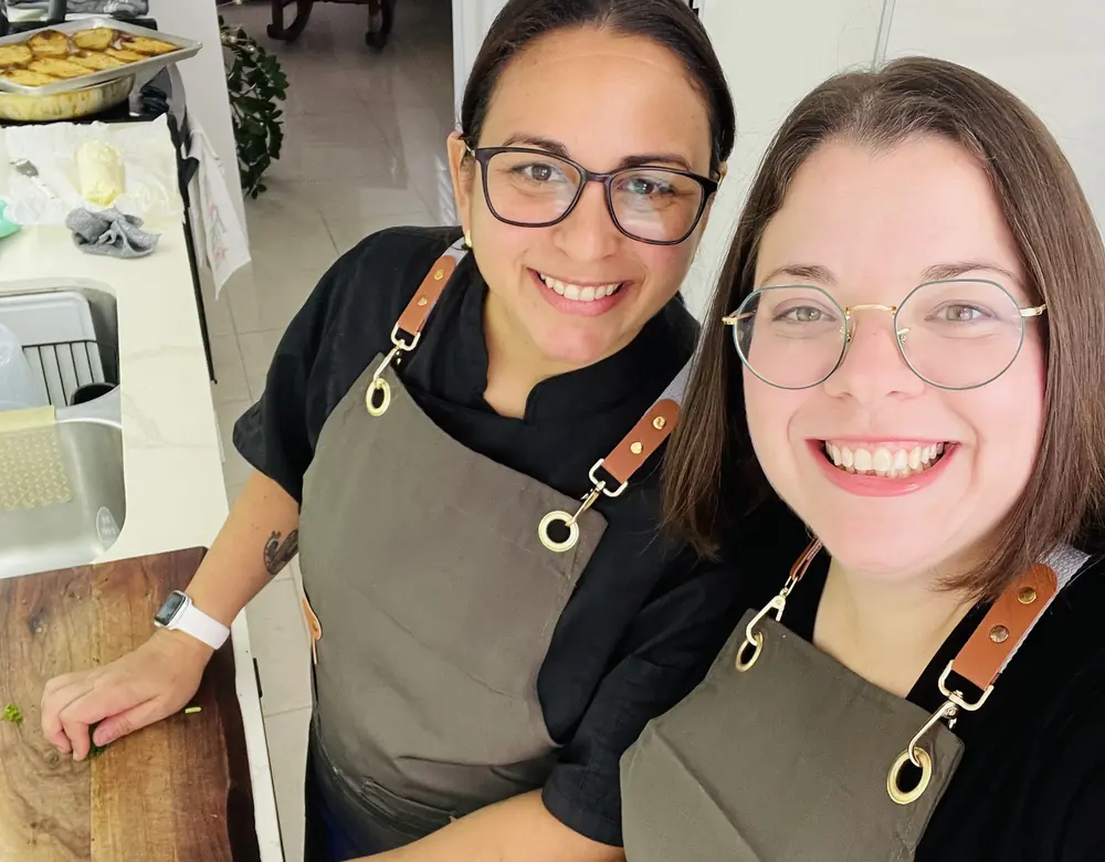 Yadira y Zulma en la cocina de Mira Que Papa